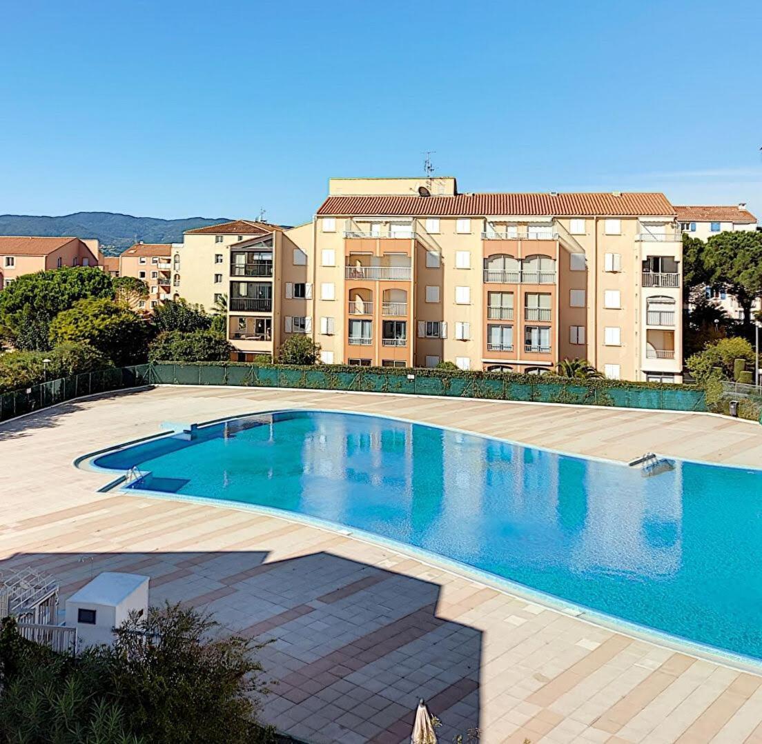 Le Lagon Bleu Piscine Et Tennis * Fréjus